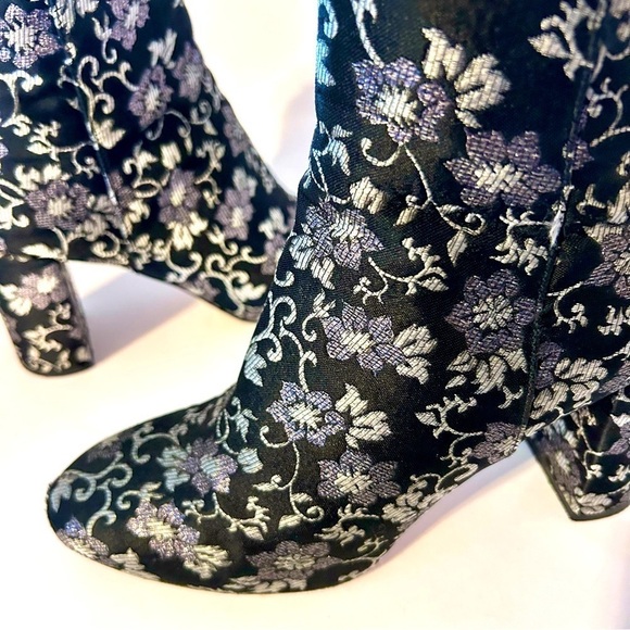 LEWIT 90s Y2K Lanzo Metallic Brocade Floral Ankle Boot Black Silver sz 8 Mobwife - Picture 4 of 14